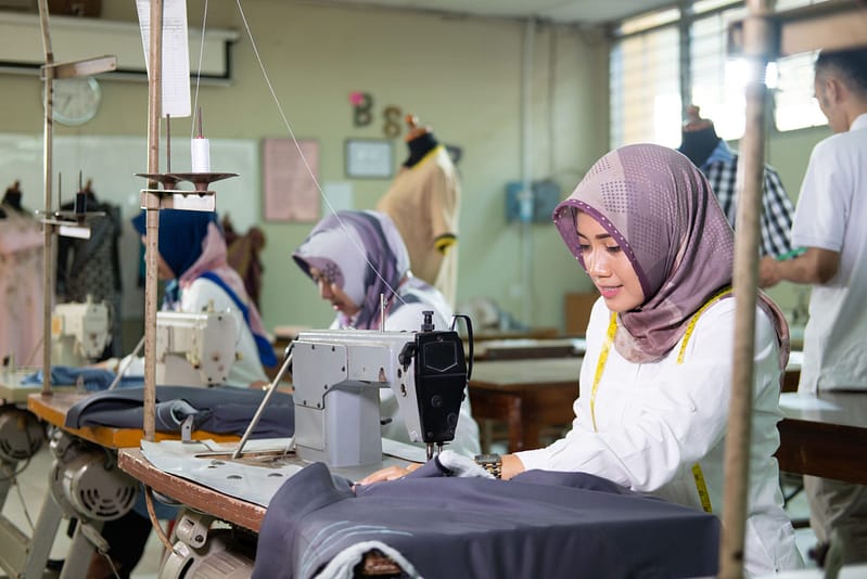 tailor-woman-hijab